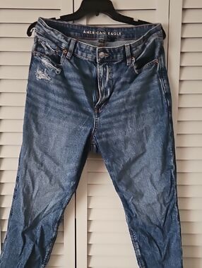 American Eagle Outfitters Mom Jean Extra Short